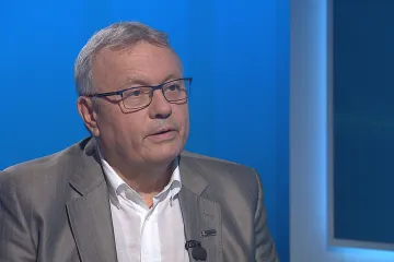 Po vládě chci, aby lépe komunikovala, říká Dlouhý. Na účast v radě ČNB je už prý moc starý