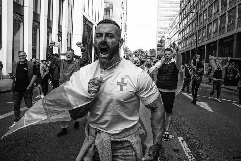 2. místo v kategorii Reportáž (David Sládek / „Sjednoťme království” – protiimigrační protestní pochod v Londýně)