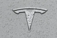 Tesla v USA vyhrála první soud, v němž figuroval její autopilot