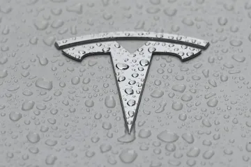 Tesla v USA vyhrála první soud, v němž figuroval její autopilot