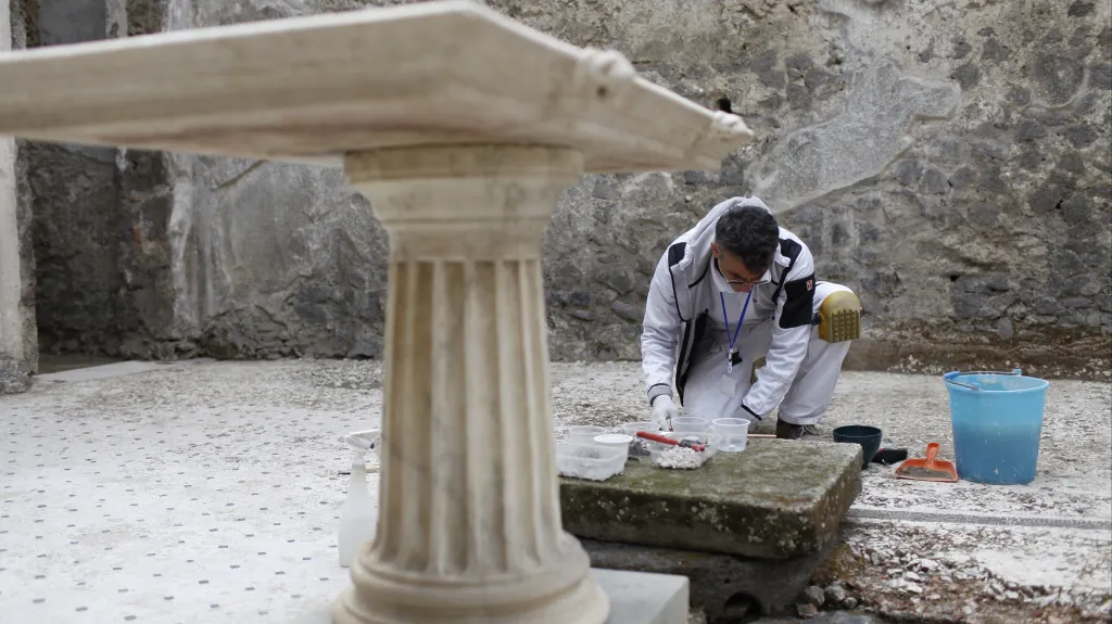 Archeologický výzkum v Pompejích