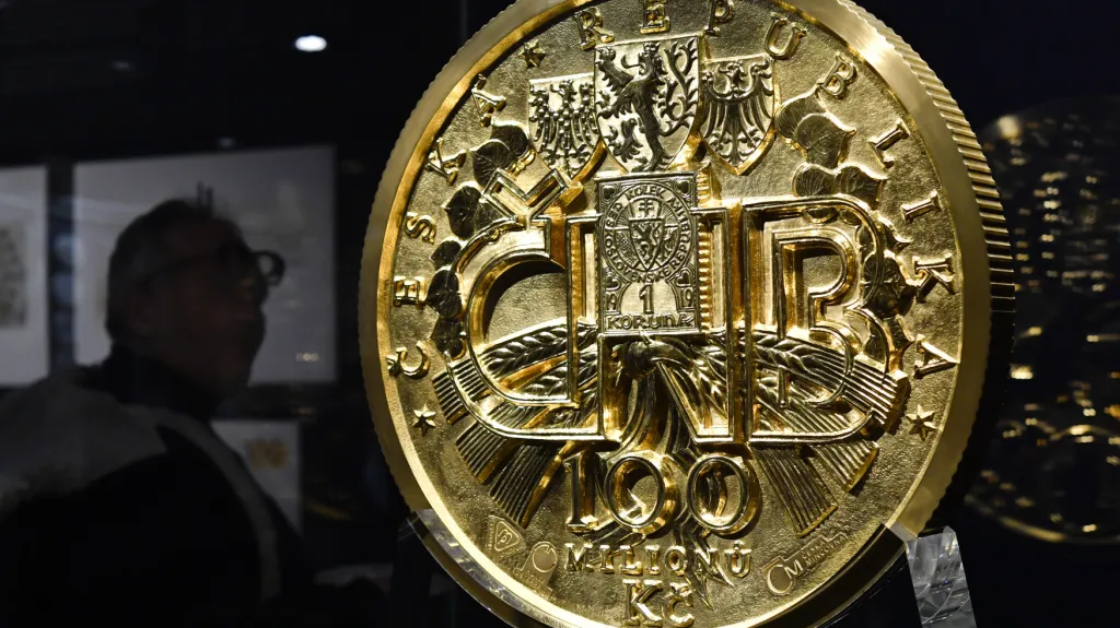 Druhou největší zlatou minci na světě představila 31. ledna 2019 na Pražském hradě Česká národní banka. Nechala ji vyrobit jako symbol oslav 100. výročí vzniku československé koruny.