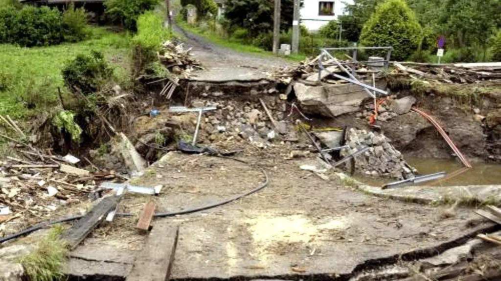 Zbytky mostu v Dolních Habarticích