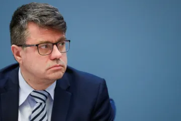 Estonsko do země nepustí Rusy s vízy, které jim samo vydalo