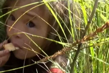 Tříletá dívka přežila sama v sibiřské tajze dvanáct dní. Dnes je vynikající baletkou