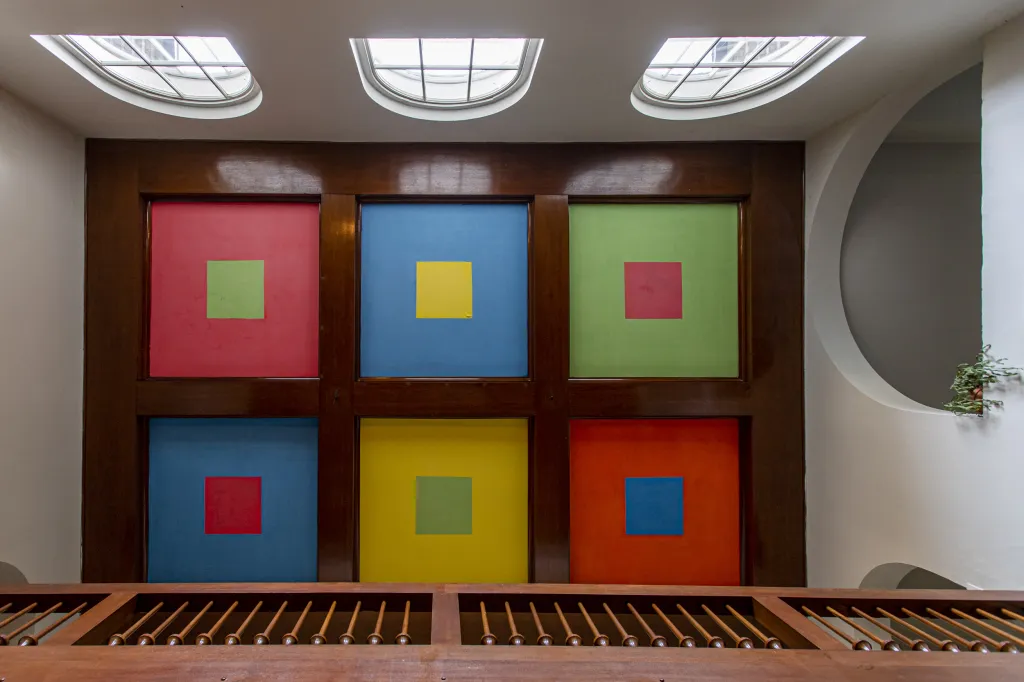 O využití vily uvažuje také pětitisícová Česká Skalice. Podle starostky Zuzany Jungwirthové, ale město peníze na koupi objektu nemá. Za problematické považuje i splnění povinnosti nájemce zajistit udržovací práce