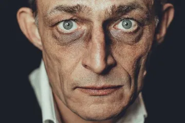 Malý stvořitel i fracek. Karel Dobrý se proměnil ve dvanáctiletého Kafku 