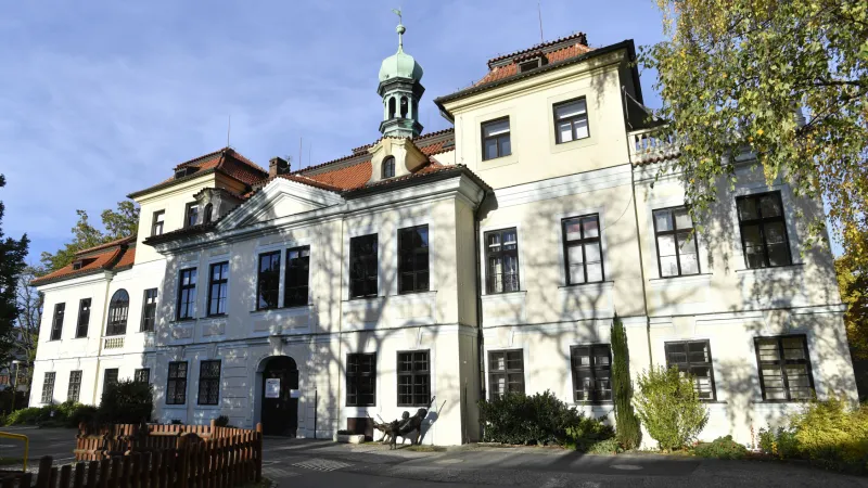 Veleslavínský zámek