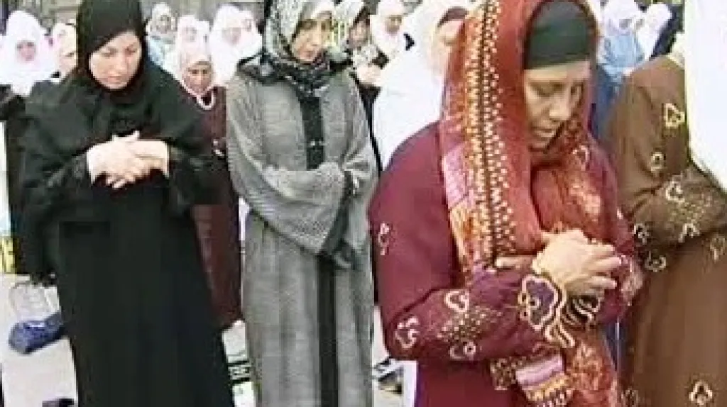 Muslimky při modlitbě