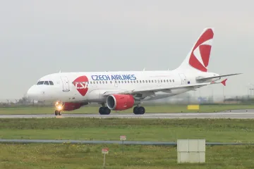 V říjnu zaniknou České aerolinie. Reportéři ČT zmapovali jejich vzestup a pád