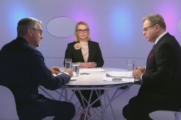 Ze skladů ještě máme Ukrajině co posílat, ujistila Černochová v debatě s Metnarem