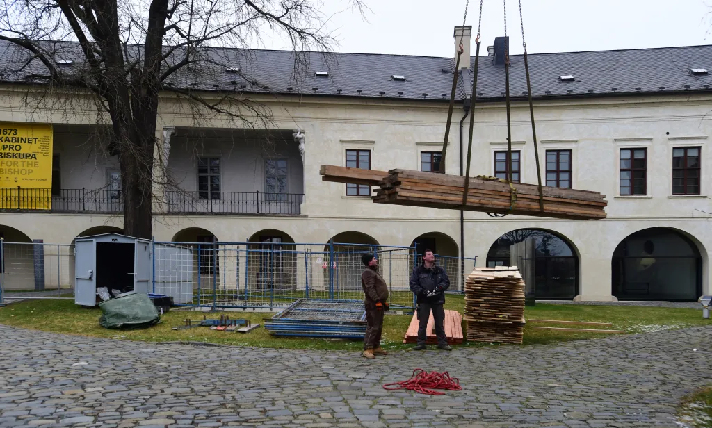 Rekonstrukce pamatuje i na sociální zázemí, součástí projektu je také řešení nevyhovujícího depozitáře nad sakristií katedrály sv. Václava či restaurování svatostánku v kapli sv. Stanislava