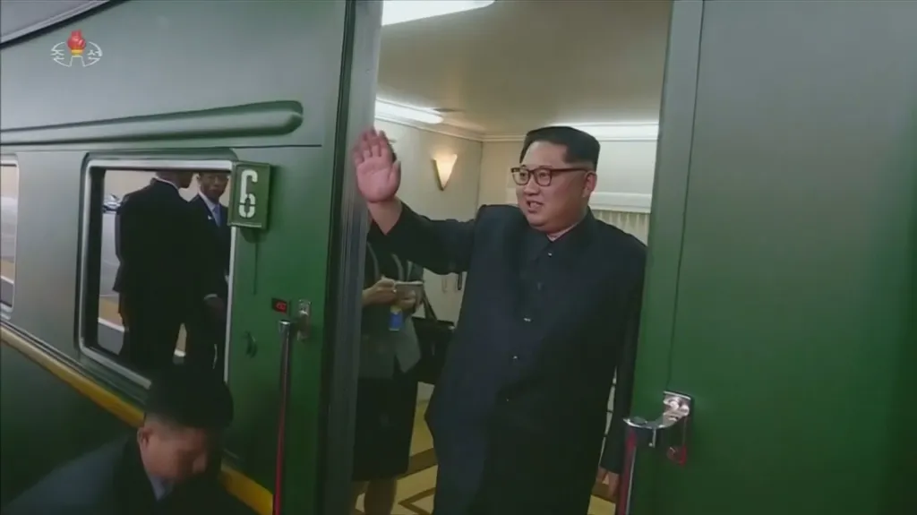 Kim Čong-un odjel vlakem do Hanoje, kde se sejde s Donaldem Trumpem