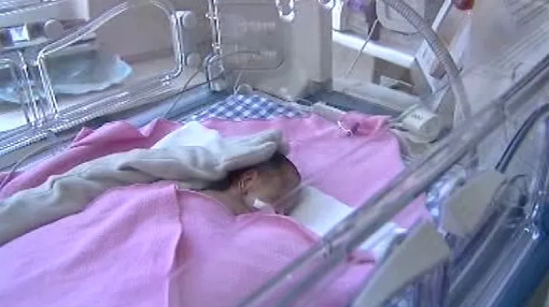 Miminko v inkubátoru