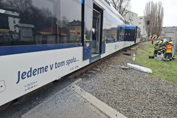 Z vykolejeného vlaku v Olomouci vyteklo čtyři sta litrů nafty