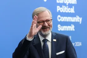Silná bezpečnost vyžaduje i silnou ekonomiku, řekl Fiala před summitem EPC