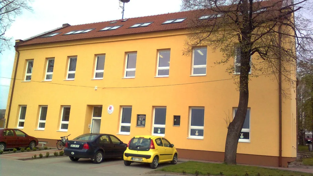 Na pozemku školy v Bořeticích by se mohla nacházet letecká puma