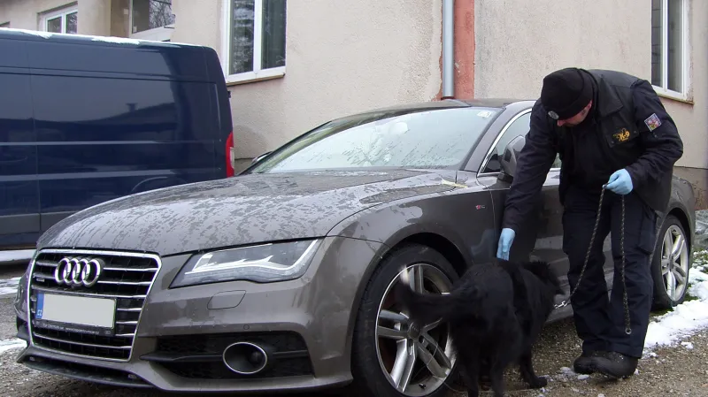 Policie našla drogu přímo ve voze zadrženého muže