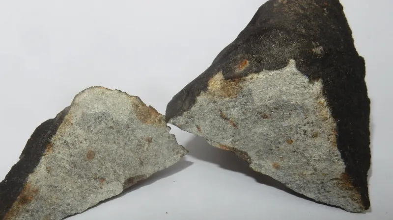 Meteorit Hradec Králové, který nalezl 30. 7. 2016 pan M. Maršík