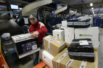 Pošta zaručuje doručení do Vánoc u balíků podaných do 20. prosince