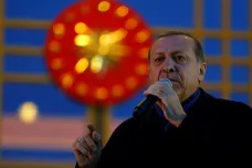 Referendum ze mě neudělá diktátora, jsem smrtelník, řekl CNN Erdogan