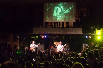 Asia přivezla do Prahy svůj pompézní rock