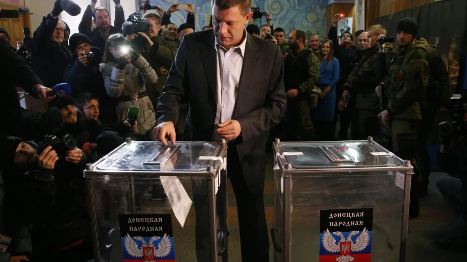 V Doněcku již odhlasoval šéf "lidové republiky" Alexandr Zacharčenko