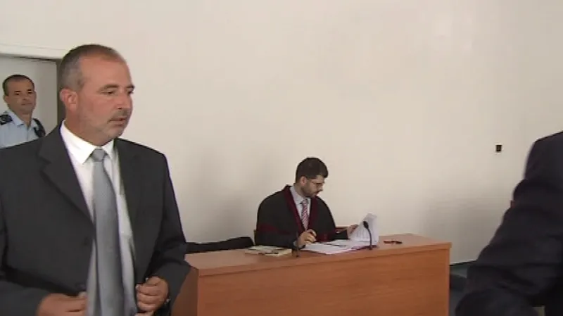 Jiří Pešek přichází k soudu