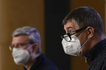 Vláda se s hejtmany o podobě nouzového stavu nedohodla, pokračovat budou v neděli