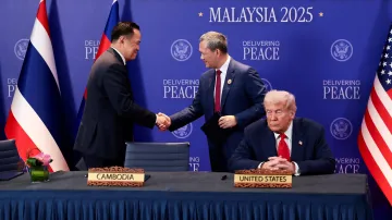 Lídři Thajska a Kambodže podepsali za přítomnosti prezidenta USA Donalda Trumpa dohodu o příměří