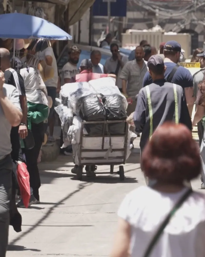 Humanitární krize i nesplněné sliby. V Sýrii opět roste napětí
