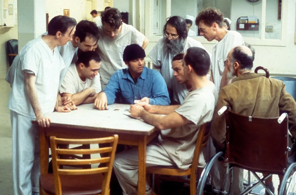 Přelet nad kukaččím hnízdem (1975). Kdo je větší blázen? My, nebo ti venku? V pětioscarové vzpouře z psychiatrické léčebny načal Forman své další téma: vzpouru individuality vůči institucím
