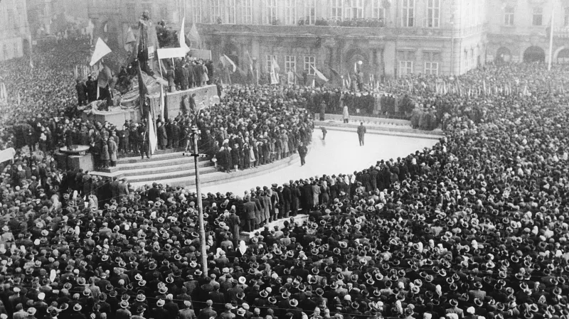 Shromáždění Komunistické strany Československa na Staroměstském náměstí 21. února 1948