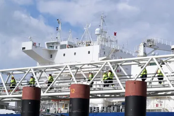 Cena plynu pro Evropu vzrostla kvůli Íránu téměř o polovinu