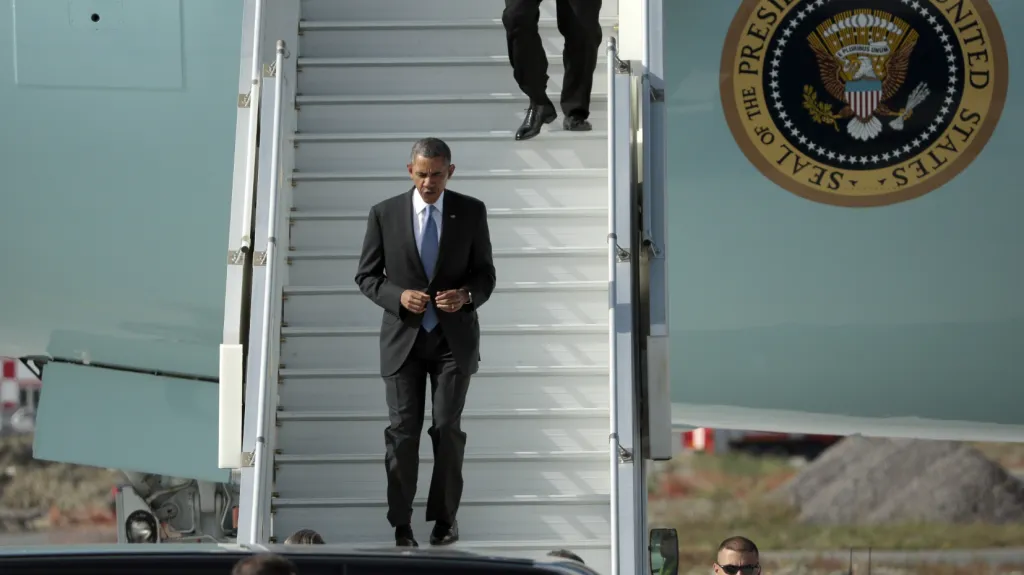 Barack Obama po příletu do Petrohradu