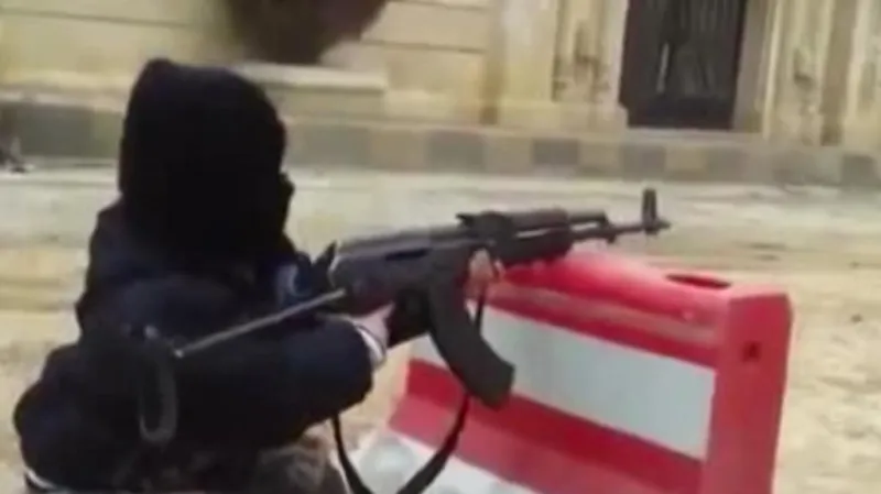 Děti se v táborech IS učí střílet