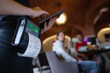 Ústavní soudci dostali na stůl stížnost na sněmovní schůzi k EET. Poslala ji opozice