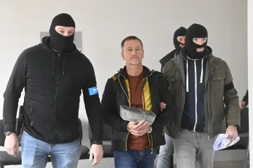 Soud v kauze pardubických zakázek poslal do vazby exprimátora Charváta i další dva obviněné