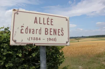 Francie uznala československé právo na samostatnost před sto lety. Přihlíželo tomu 6000 legionářů