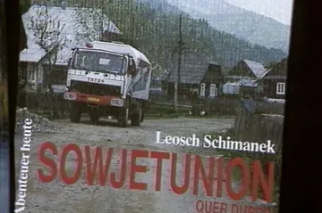 30 let zpět: „Nikdy nezapomenu na ty dvacetimetrové vlny," vzpomínal cestovatel Šimánek