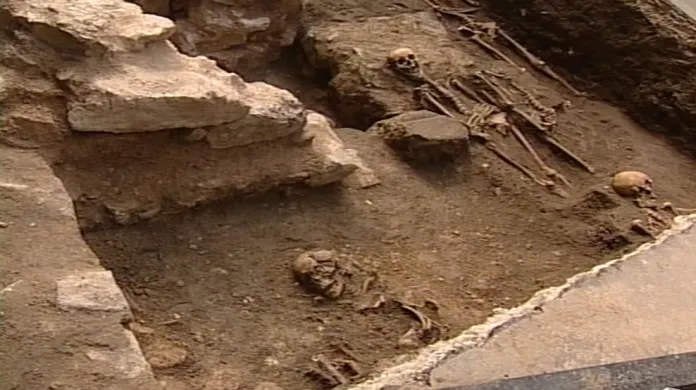 Hroby nalezené v okolí kostela sv. Jakuba v Brně
