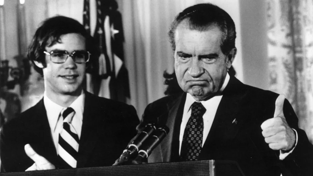 1974: Richard Nixon opouští Bílý dům