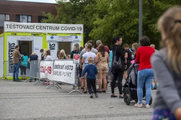 Šíření nákazy zrychluje, incidence koronaviru v Česku je nejvyšší od poloviny června