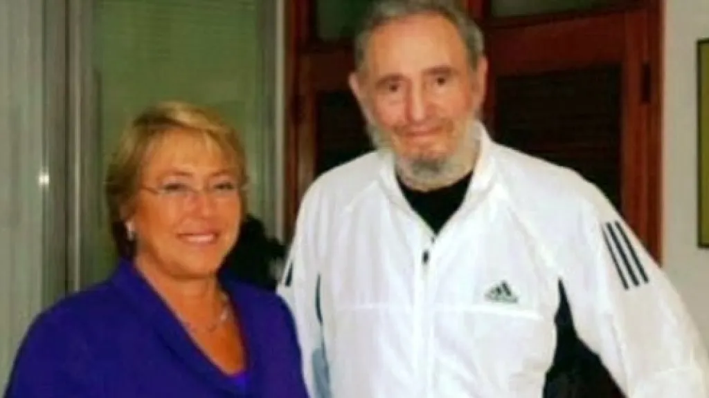 Michelle Bacheletová a Fidel Castro