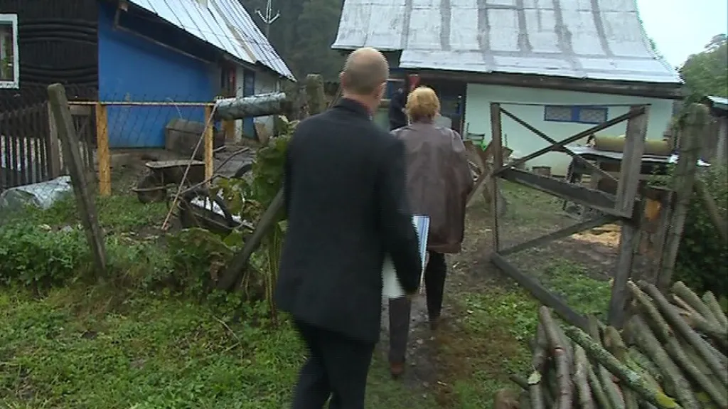Na samoty Kopanic se jezdí s volební urnou