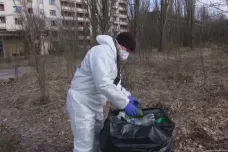 Třicet let po havárii zamořují Černobyl odpadky turistů