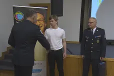 Student zachránil chlapce, kterého v Ostravě napadli dva mladiství, dostal medaili