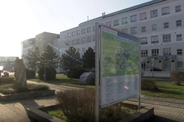 Reportéři ČT: Vedení Ústeckého kraje necítí politickou odpovědnost za dění kolem Krajské zdravotní
