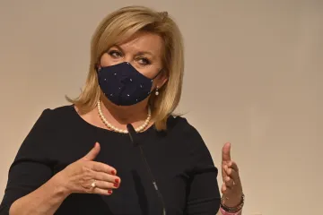 Ministerstvo financí za Schillerové zaplatilo dva miliony za fotografa a kameramana, píší Seznam Zprávy