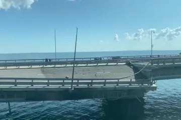 Пошкоджений Кримський міст і український контрнаступ